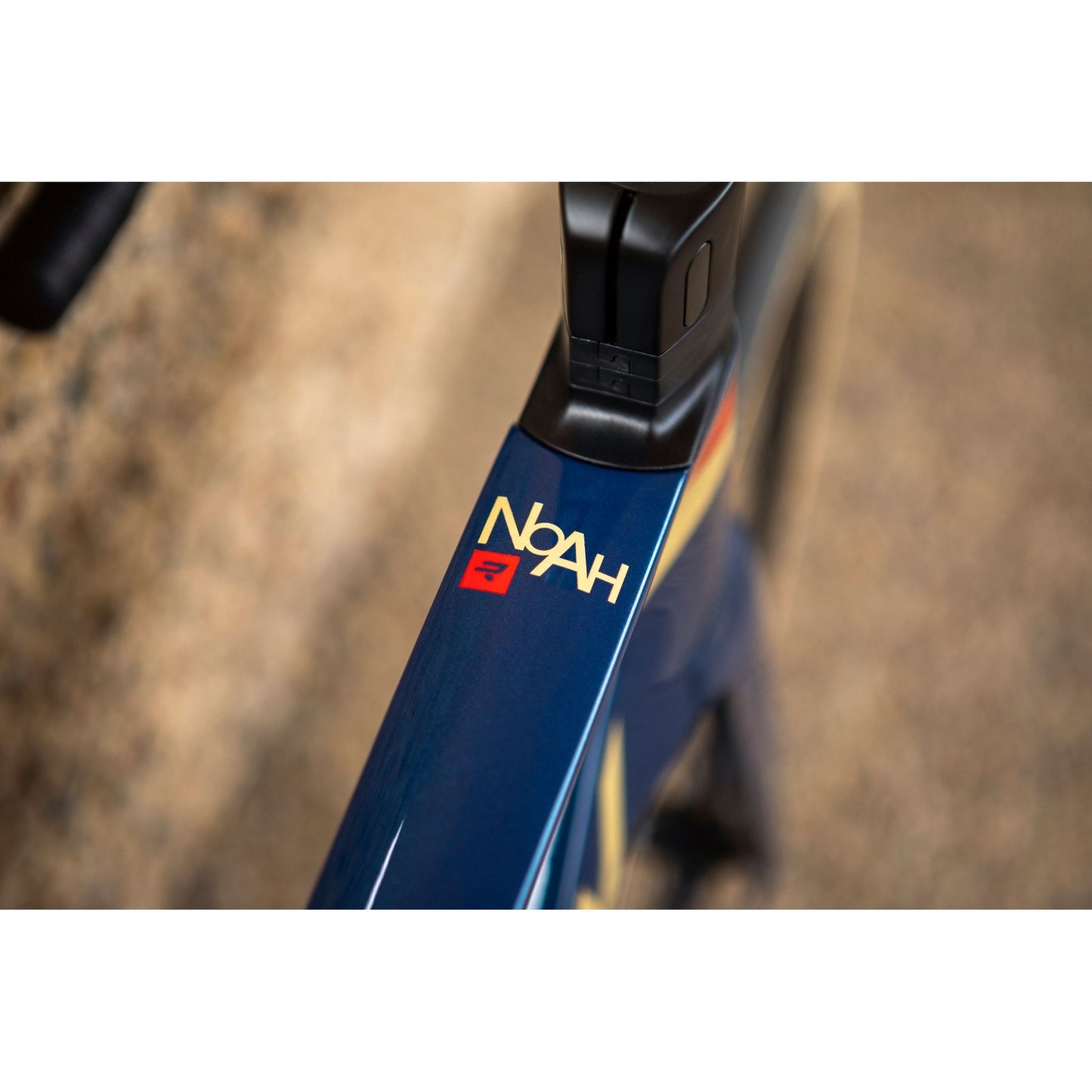 Vélo de Course RIDLEY NOAH DISC Shimano 105 2023 bleu rouge beige